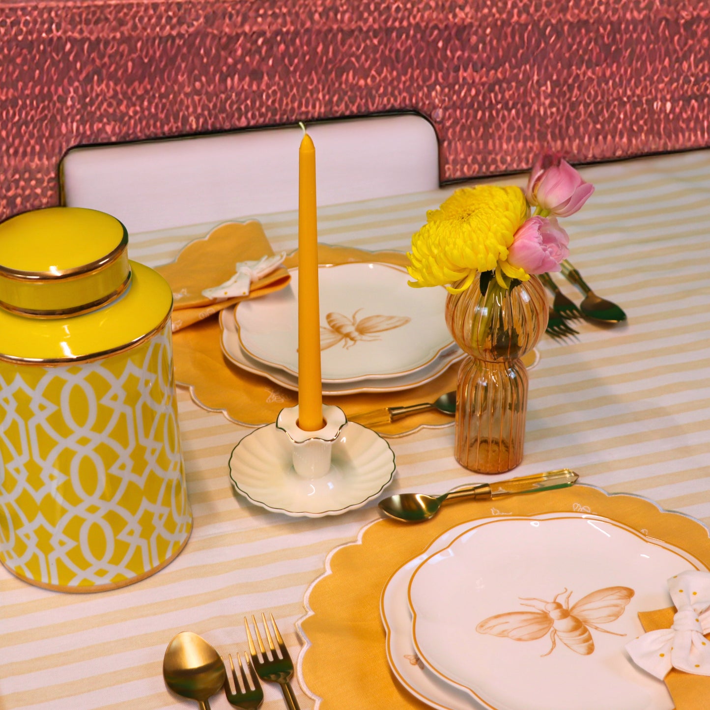 Bumble Homecoming Scalloped Starter Plate - Set of 4