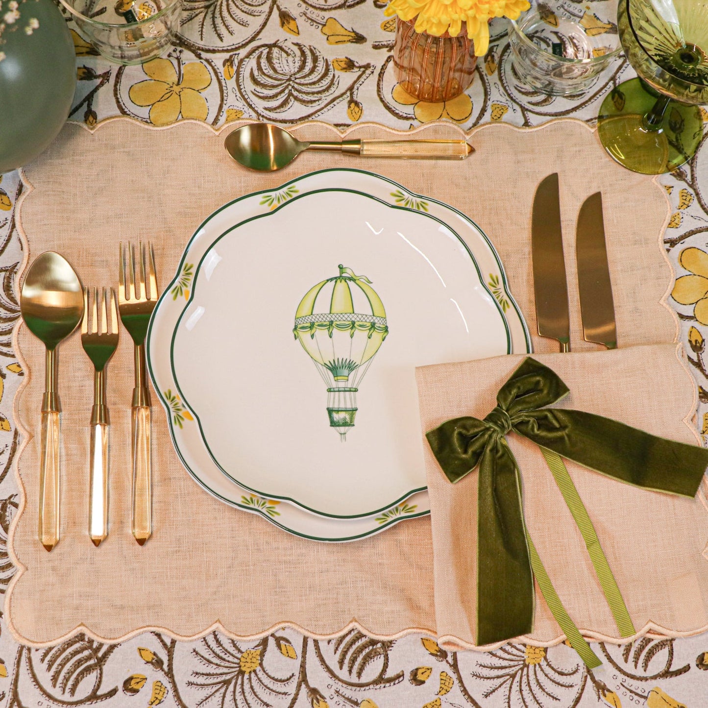 Valensole Lavender Scalloped Starter Plate - Case of 12 Plates