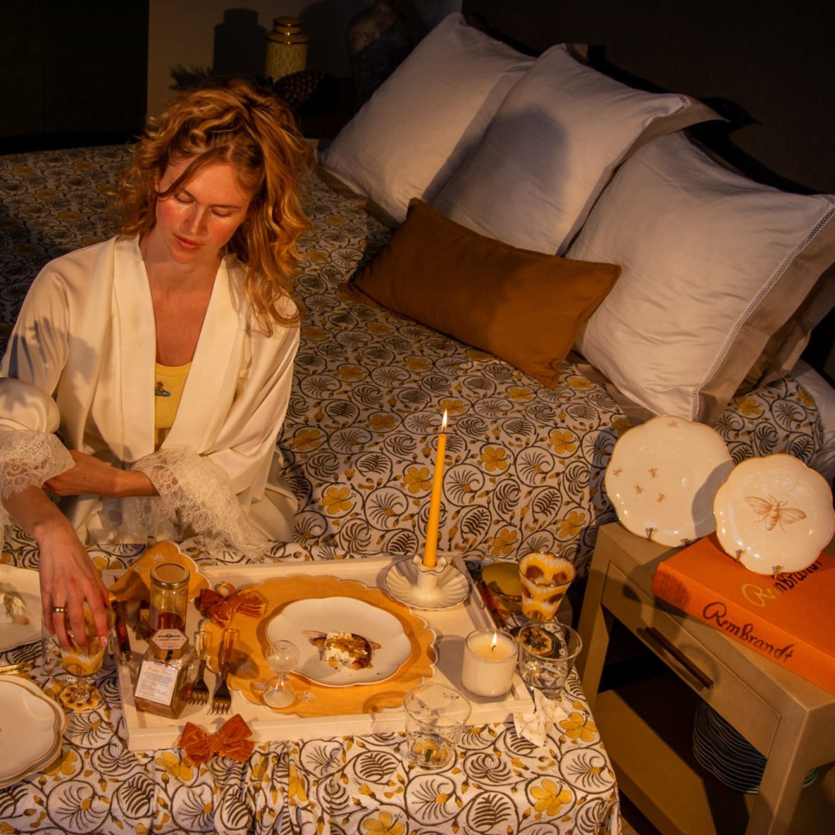 Bumble Homecoming Scalloped Starter Plate - Case of 12 Plates