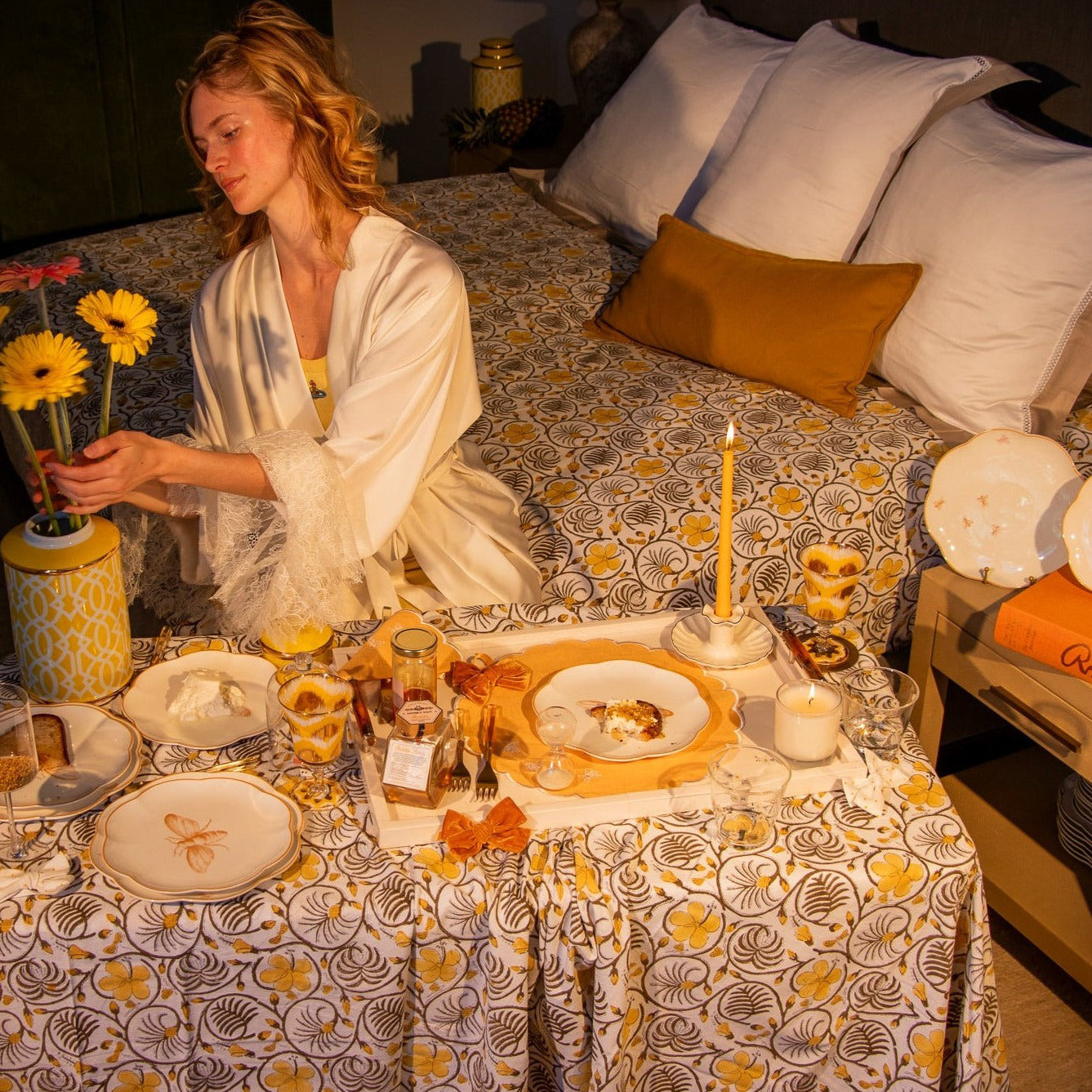 Bumble Voyage Scalloped Dinner Plate - Case of 12 Plates