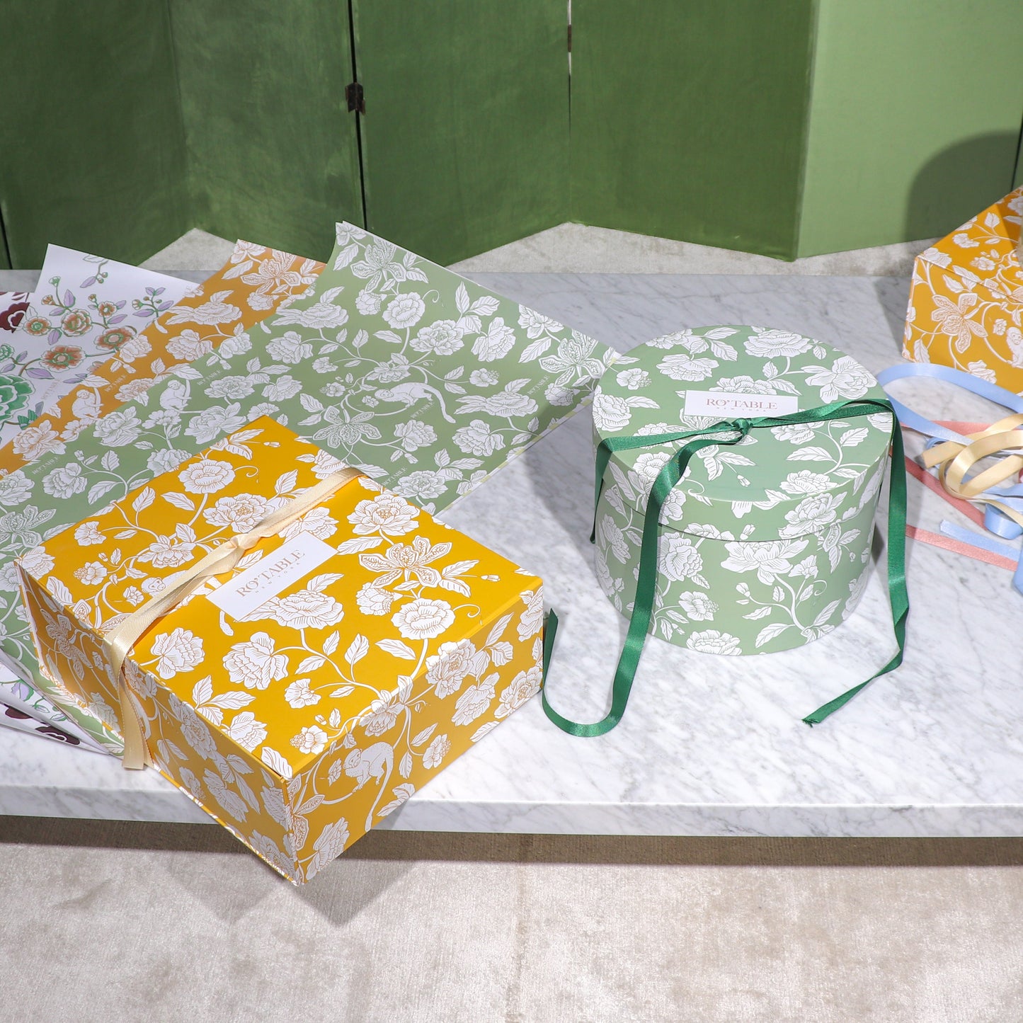 Round Gift Box with Lid