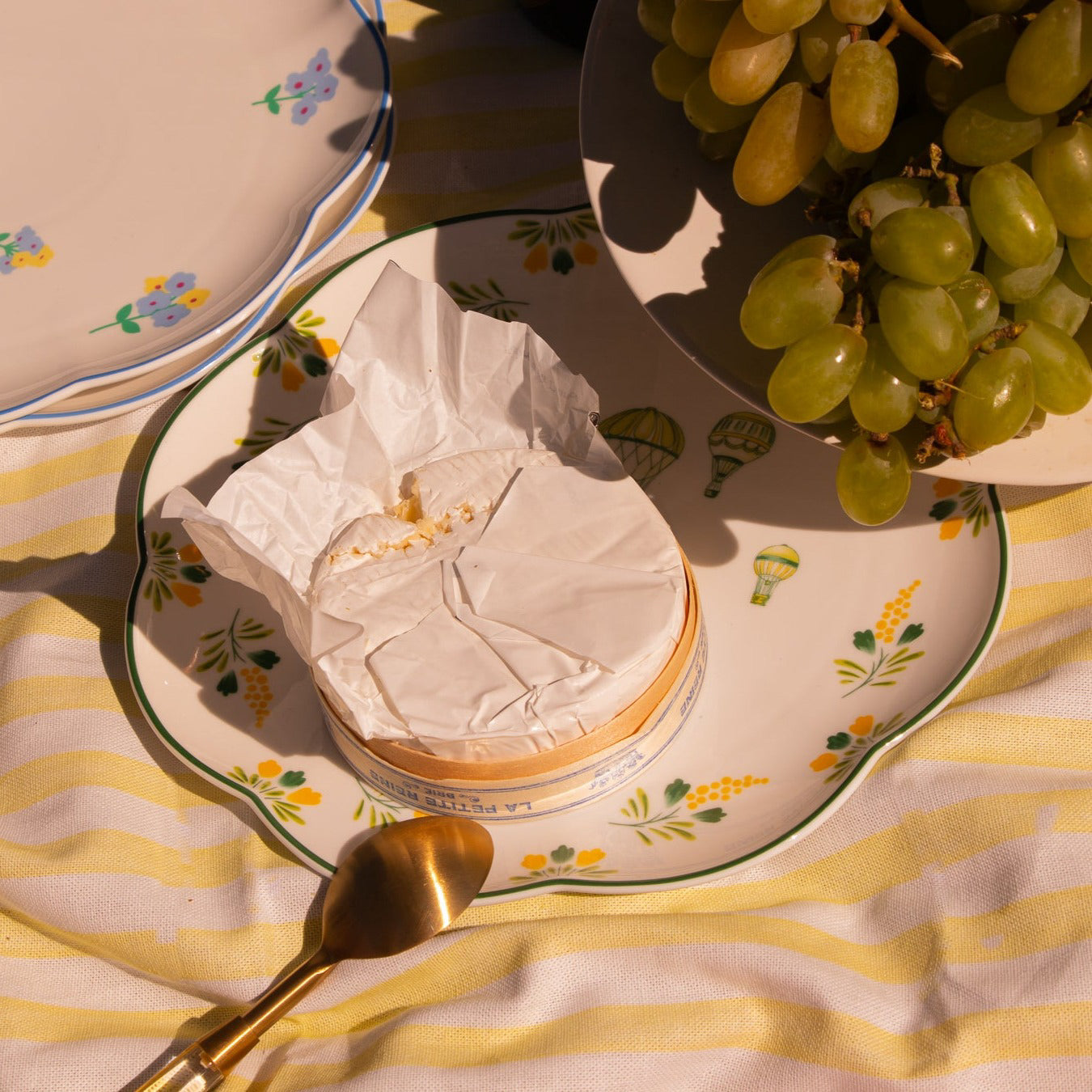 Valensole Lavender Scalloped Dinner Plate - Case of 12 Plates