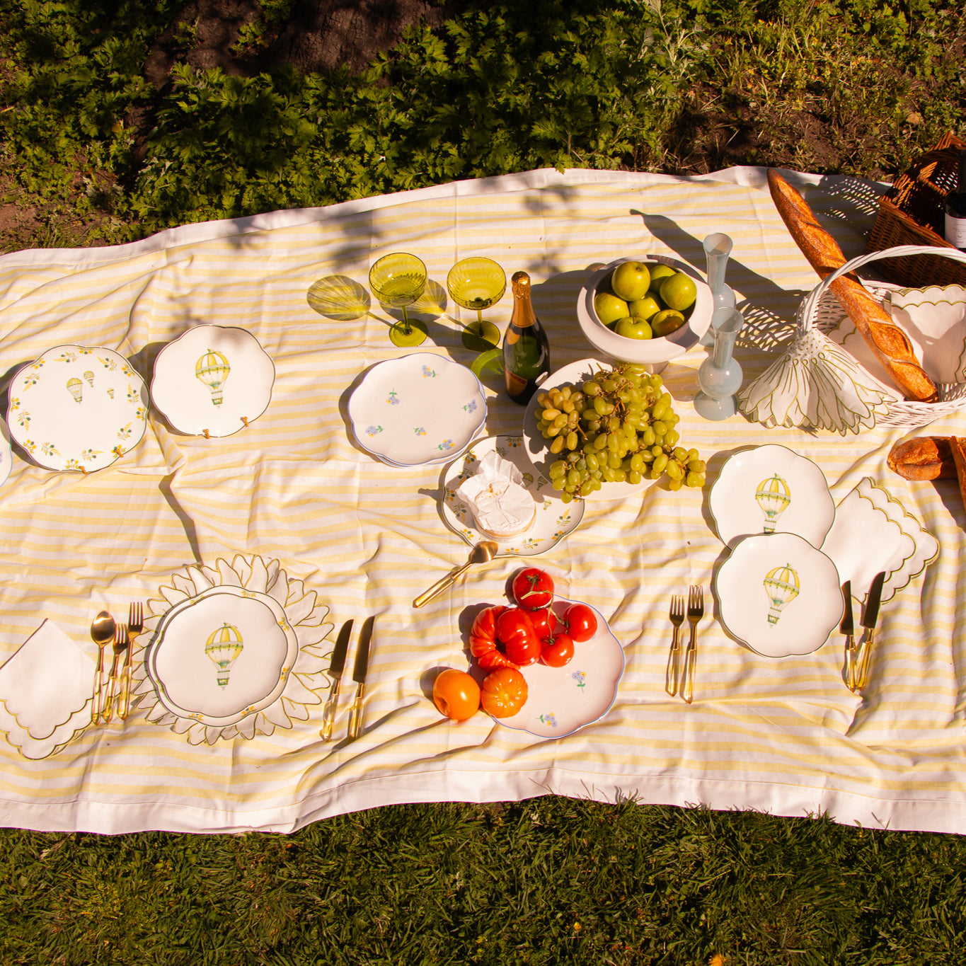 Valensole Lavender Scalloped Dinner Plate - Case of 12 Plates