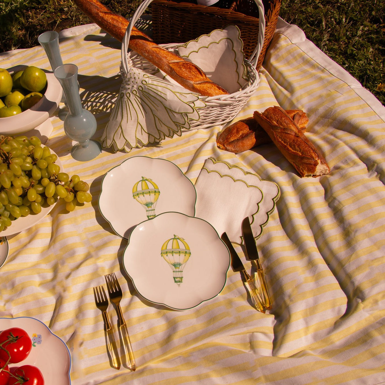 Valensole Lavender Scalloped Starter Plate - Case of 12 Plates