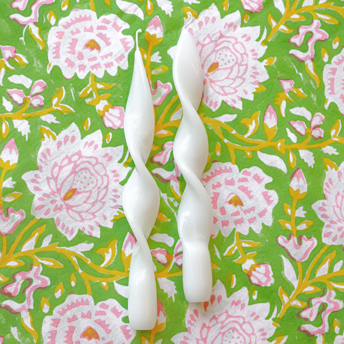 White Cotton Swirl Candle - Pack of 2