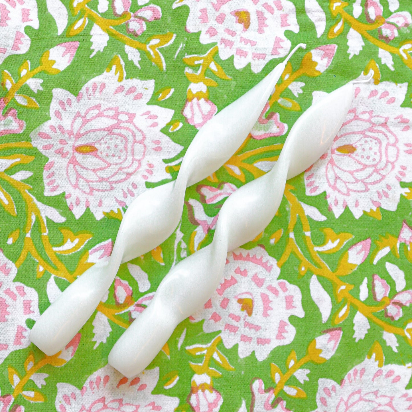 White Cotton Swirl Candle - Pack of 2